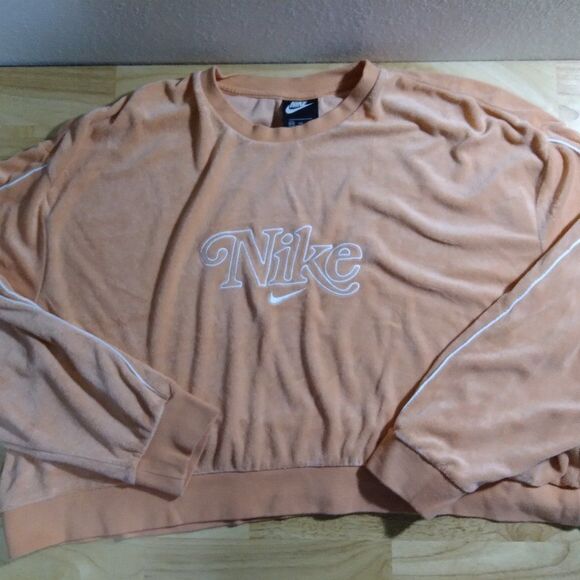 Nike Logo Velveteen Cropped Crewneck Sweatshirt - Picture 1 of 9